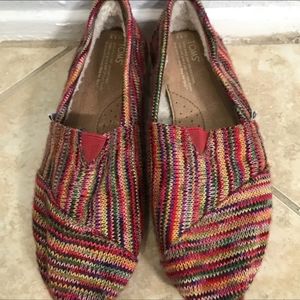 Multicolored Fleece-lined Tom’s size 8.5